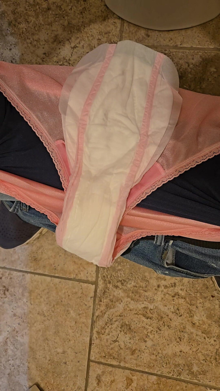 Takepad: Posizionamento di un grande pad e maxi-pad in bagno