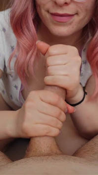 Handjob pinggir dengan pancutan mani yang musnah