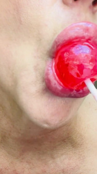 Sucking on a Lollipop! Yfm Likes Sweet Things in Her Mouth