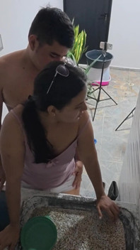 상사의 자지를 먹고 싶어하는 가정부