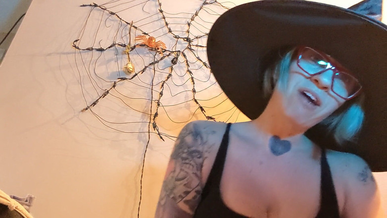 Geeky Femdom: Jessica Czarownica Sph