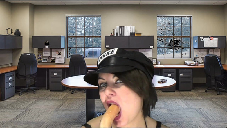 Sexy Milf: Policewoman sucking arrested cock