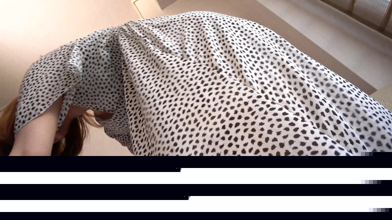 Tenshigao: Yuri jest samotną dziewczyną, która widzi naszą reklamę online i...