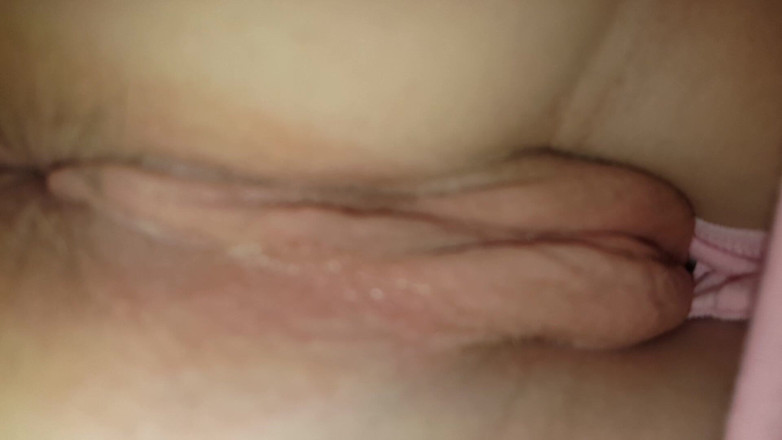 On cloud sixty nine: Culotte rose blonde sexy et chatte