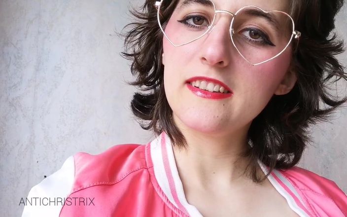 Antichristrix: Грязная сводная сестра поедает тебя в видео от первого