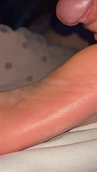 Close up Cum on Beautiful Soles Amateur Footfetish