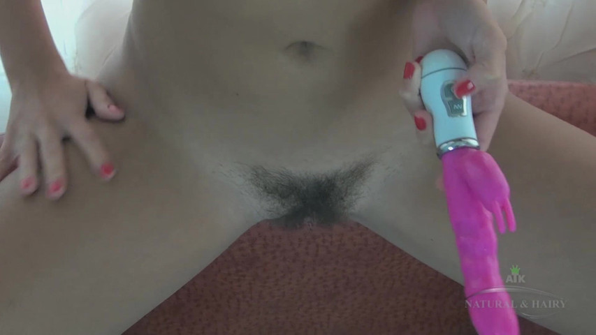 Il vibratore viola di Angie l'ha sempre trattata bene (ATK Fans (Solo)) Angie's Purple Vibrator Has Always Treated Her Well (ATK Fans (Solo))