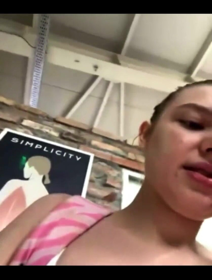 JuiceLussie: Ho scopato il primo allenatore che ho visto in palestra