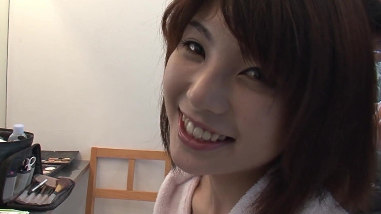 JAPAN IN LOVE: Prsatá japonská scéna-4 Prsatá asijská Azumi Harasaki začíná sexuální hračkou...