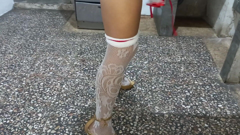 Martin13: Madrasta está usando lingerie sexy para me seduzir. a puta...