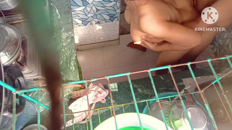 T. Sonai: Zanechání desi holky z Goy v desi stylu