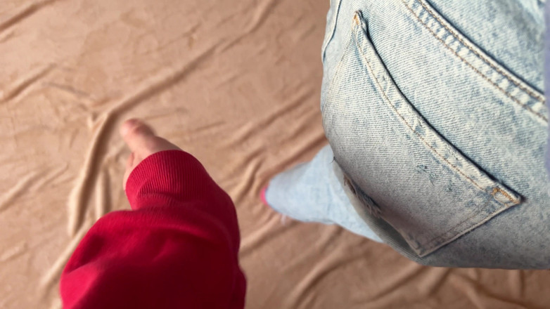 Mia Foster: Mon demi-frère jouit dans ma culotte et je la porterai...