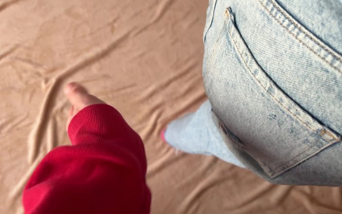 Mia Foster: Üvey erkek kardeşim külotuma boşalıyor ve bütün gün onları giyeceğim