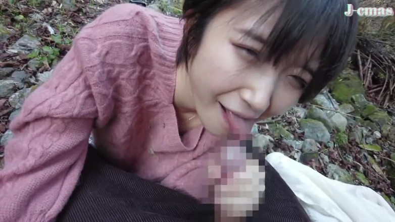 J-Cams: 一个大胆的美女拥抱露天，留下温暖的痕迹，激情溢出上半场 - c