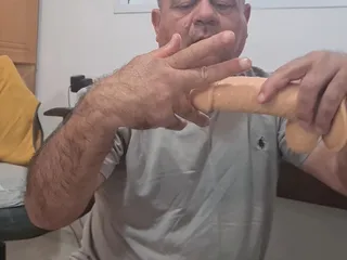 Tarde da noite transando, chupando vibrador e ordenhando