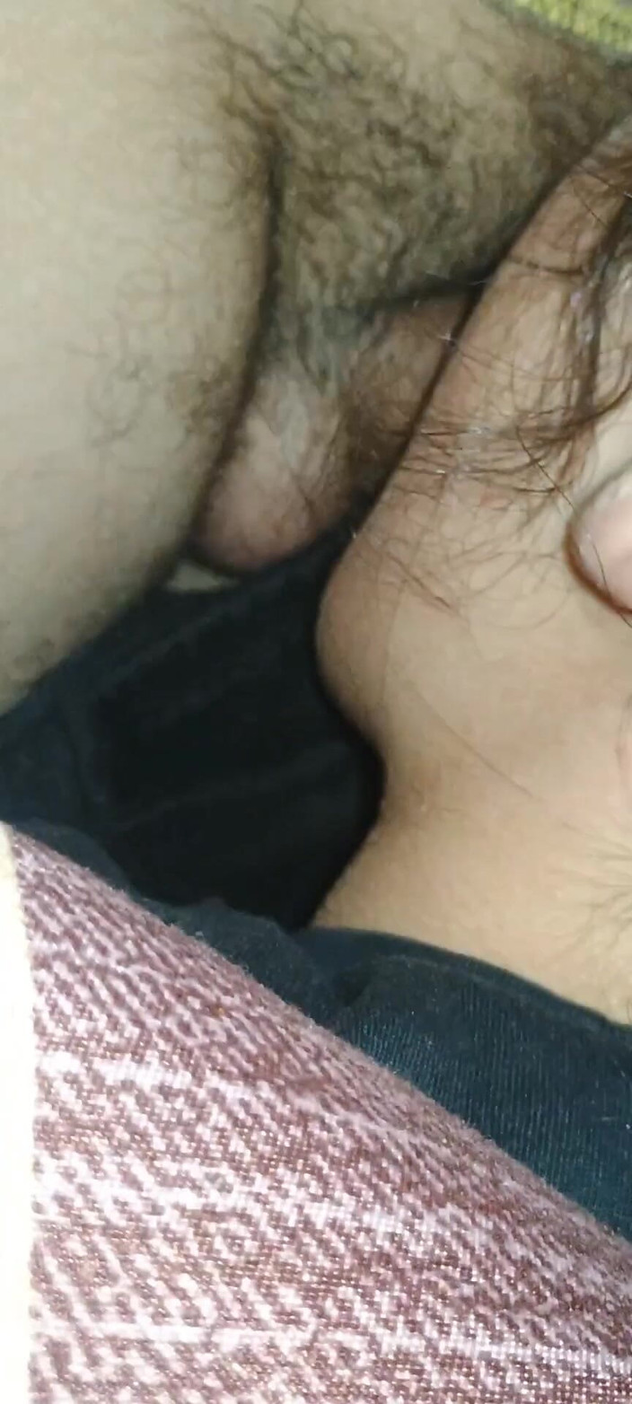 Ionut899: 继女带着欲望口交我的鸡巴