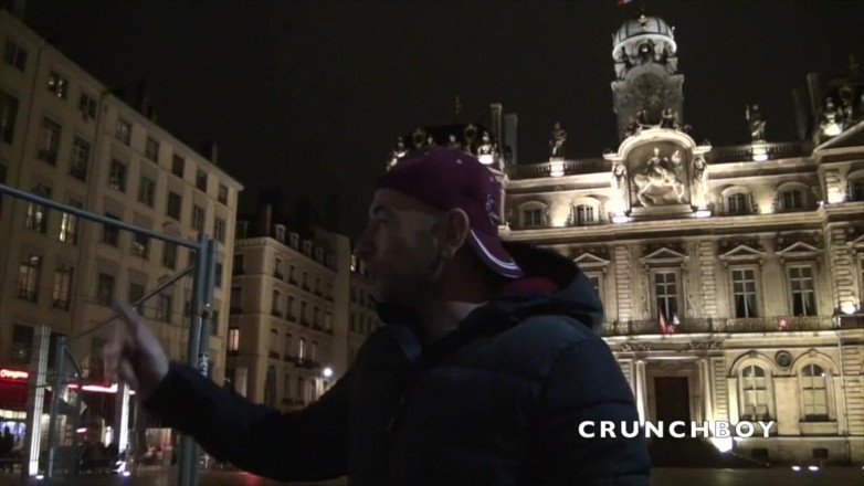 BAREBACK FUCK CLUB: Tombul xxl yarağı tarafından dölleniyor