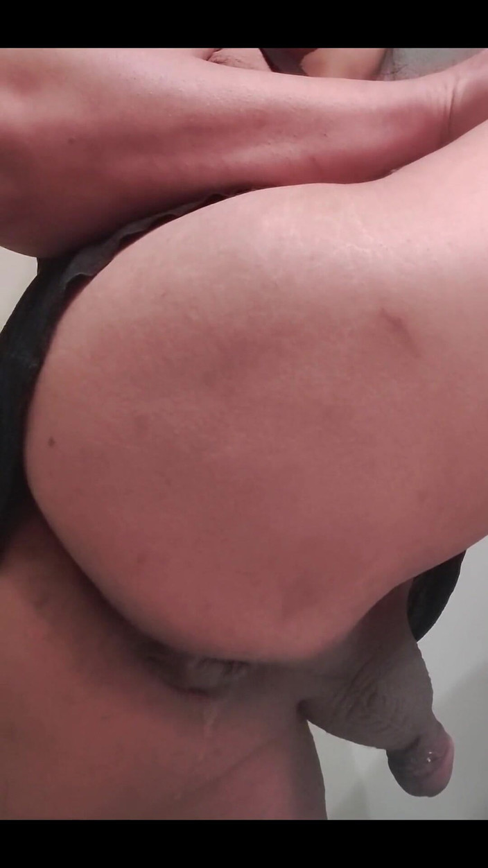 KNKY Bee: Ass so Fat and Eager. I Can Open It on...