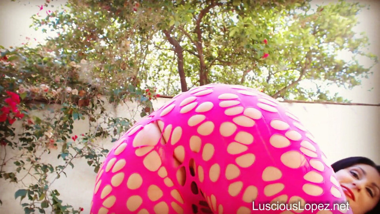 Luscious Lopez: カットキャットスーツでtwerking甘美なロペス