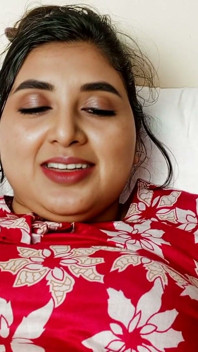 Nadiya Boudi fue follada en el extranjero y luego llegó a casa y fue follada por debor