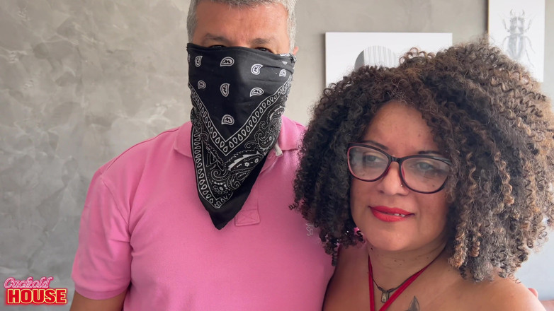 CuckoldHouse: Paroháč sdílí svou zralou manželku se dvěma mladými virálními muži