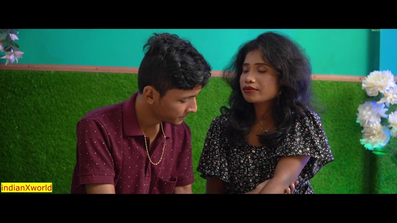 Indian Xshot: 18 yaşındaki üvey kız kardeş genç üvey erkek kardeşiyle sikişiyor! Desi Village...