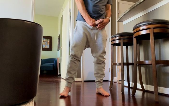 Barefoot Blake: Compartiendo mi hermosa polla contigo
