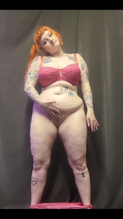 Bunny Royle: 向你展示我所有性感的摇摆不定点和曲线