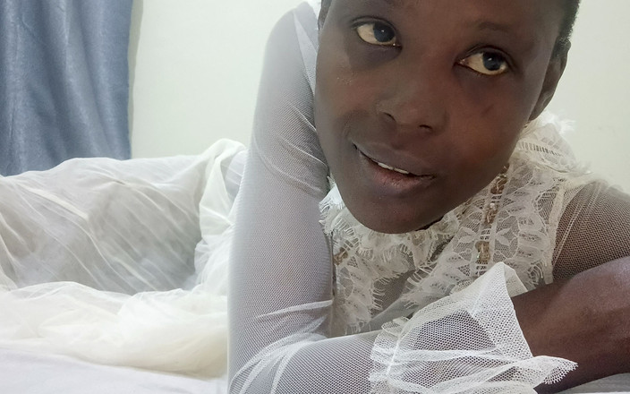 Briita: 내 자지를 핑거링하고 사정할 때까지