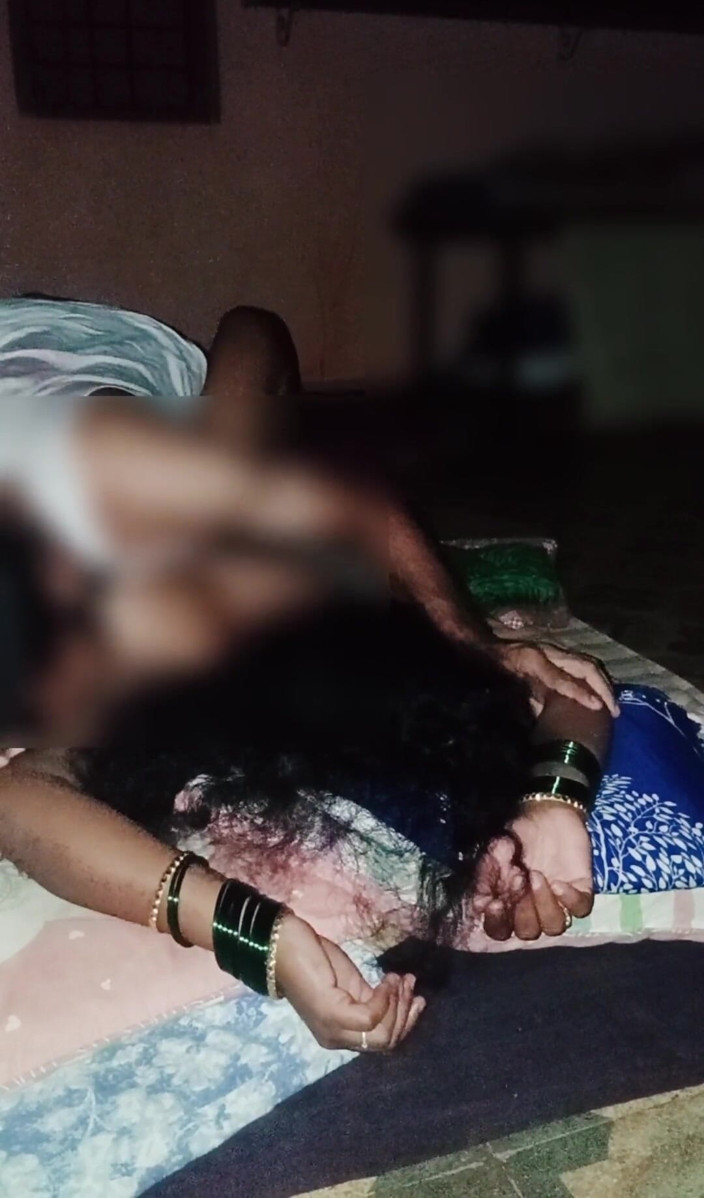 Harder299: मिड नाइट सीक्रेट सेक्स। देसी सौतेली माँ की चुदाई.
