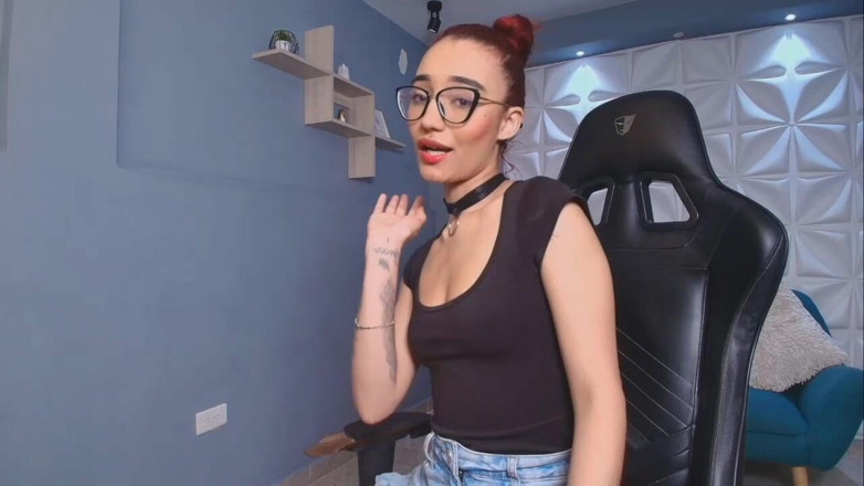 Lia Wood: Masturbuji v práci, když jsem sama doma