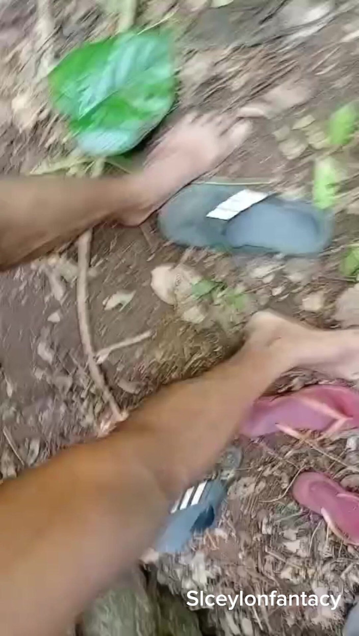 SLXXStudio: Дружина Трахалася З Сусідом, Поки Її Чоловік Працював У Джунглях