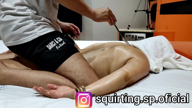 Squirting Sp: Massagem da milf brasileira esguichando