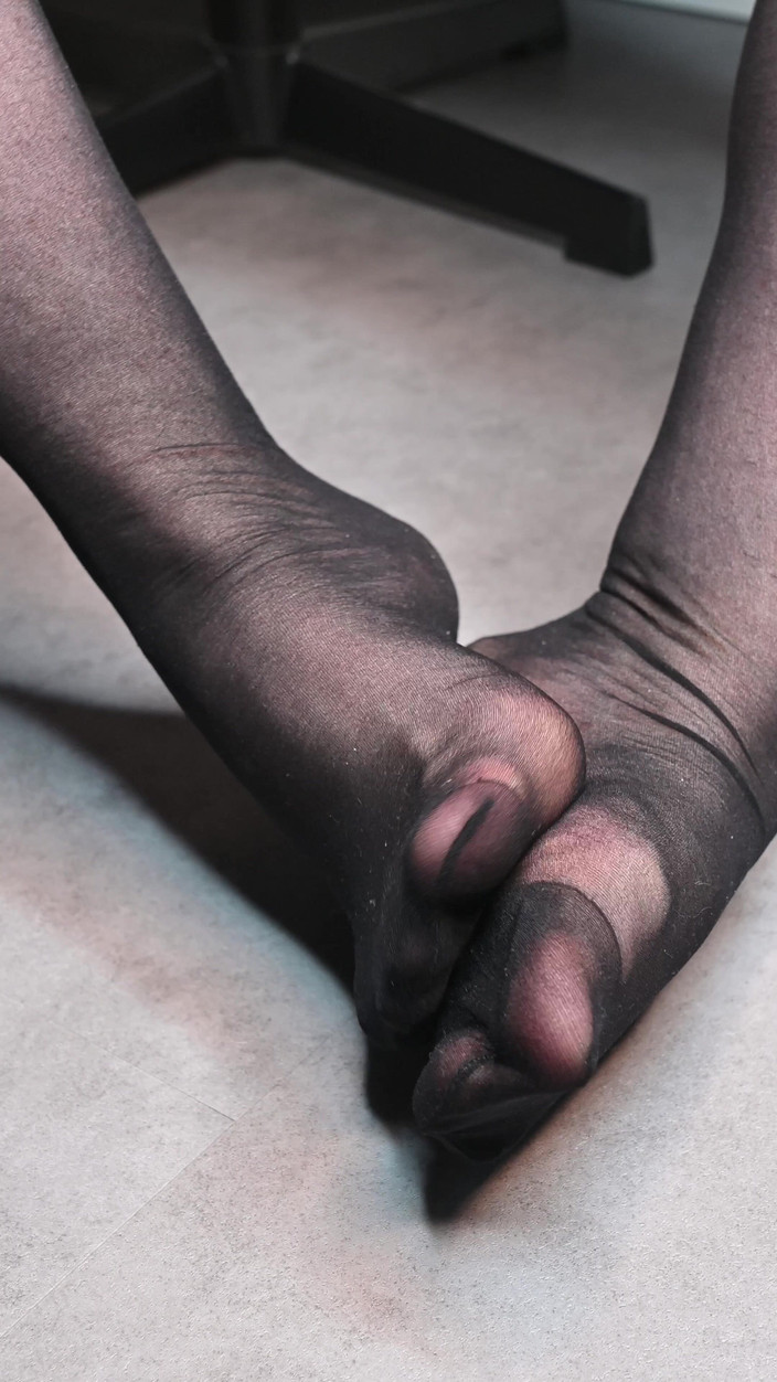 Sexyskyfeet: Asmr नायलॉन पैर रगड़ बेहद आराम और सींग का बना हुआ एक ही समय में नायलॉन पैर tease 4K में