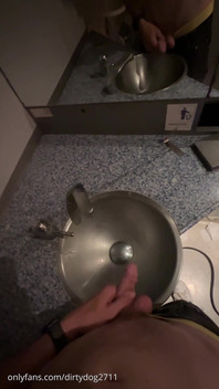 Kompilace čůrání. 15 minut od mého čůrání všude