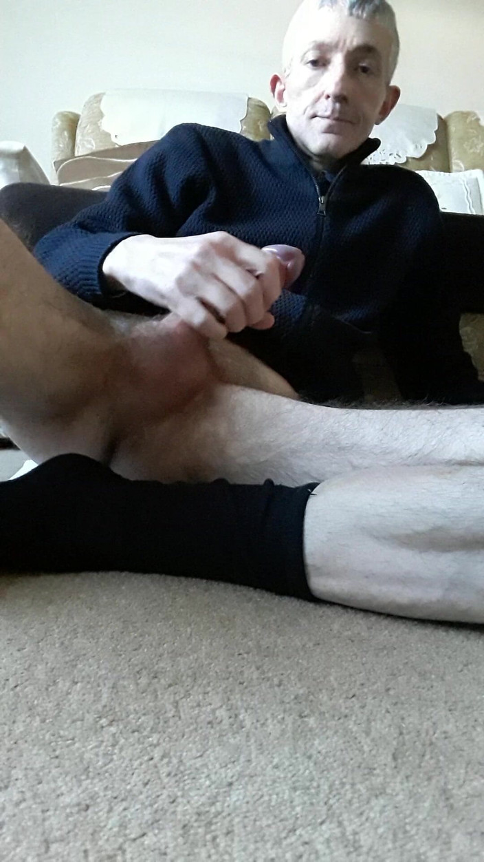 James Dirty Boy: Masturbándose en la sala de estar