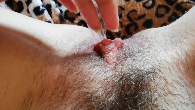 Cuteblonde666: Énorme clitoris dressé après l'orgasme, grool joue en gros plan