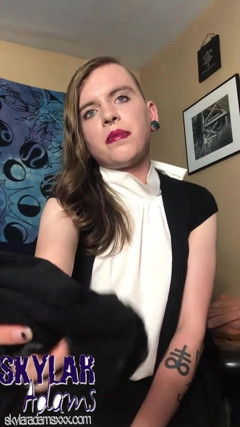 Naughty tranny secretary thumbnail