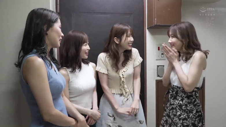 Smooth Time: Заміжня жінка в розчарованій сусідській нижній білизні змагається за мій невірний член. Частина 1