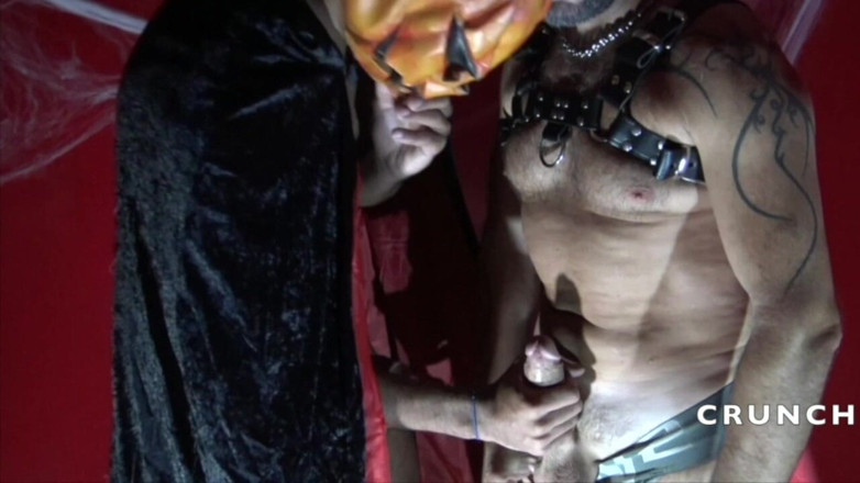CREAMPIE BOYS FROM MADRID: Un gran pene negro para Halloween