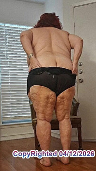 BBW成熟した赤毛看護師ヴィッキーモデルのランジェリー