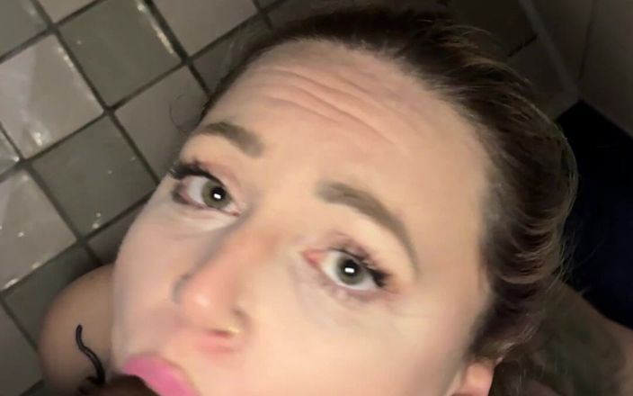 AxelReigns: BBW &amp; BBC Piss Play &amp; BJ