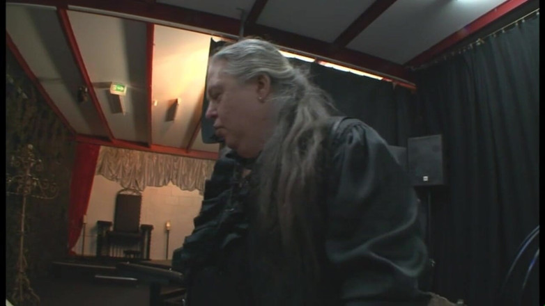 Absolute BDSM films - The original: Доминирование, вывешивание наружу и игра с воском