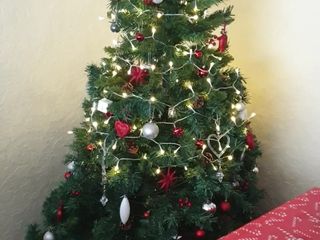 Skyler Squirt: Proberen deze kerstboomverlichting uit te sorteren 3 afstandsbedieningen en moeten over...