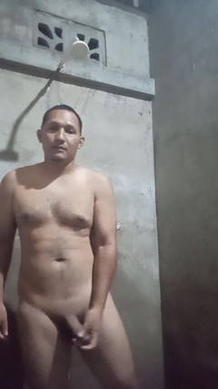Giarlem slv: Jerking off in the Bathroom