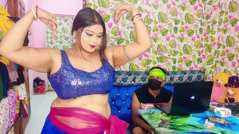Horny Rose: Rose addmission için dans ustasını sikiyor