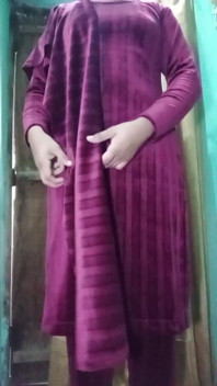 Indian transsexual Gaurisissy Arătând sexy în roz Salwar Kurta arătând ca o gospodină curvă