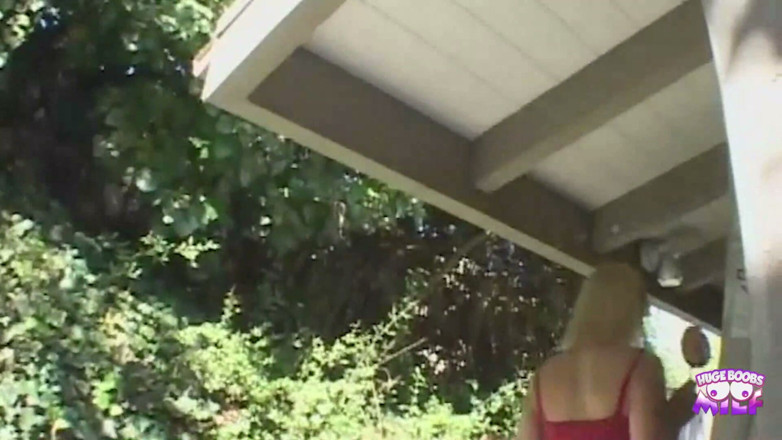Huge Boobs MILF: Blonde Seductress Nadia Found Herself a Subject of His Pure...