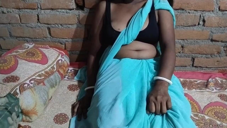 Pumi: मैंने आज सौतेली बहन को चूसा, कोई भी घर पर अकेले हस्तमैथुन नहीं कर रहा था