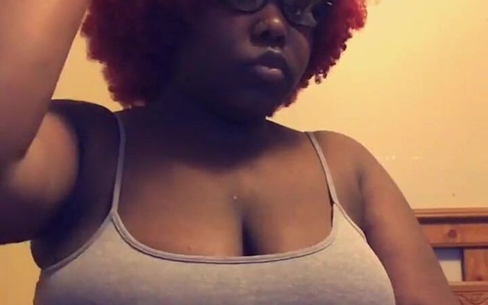 Juicy the houdini: Just Wanted to Show My Face and My Hard Nipples